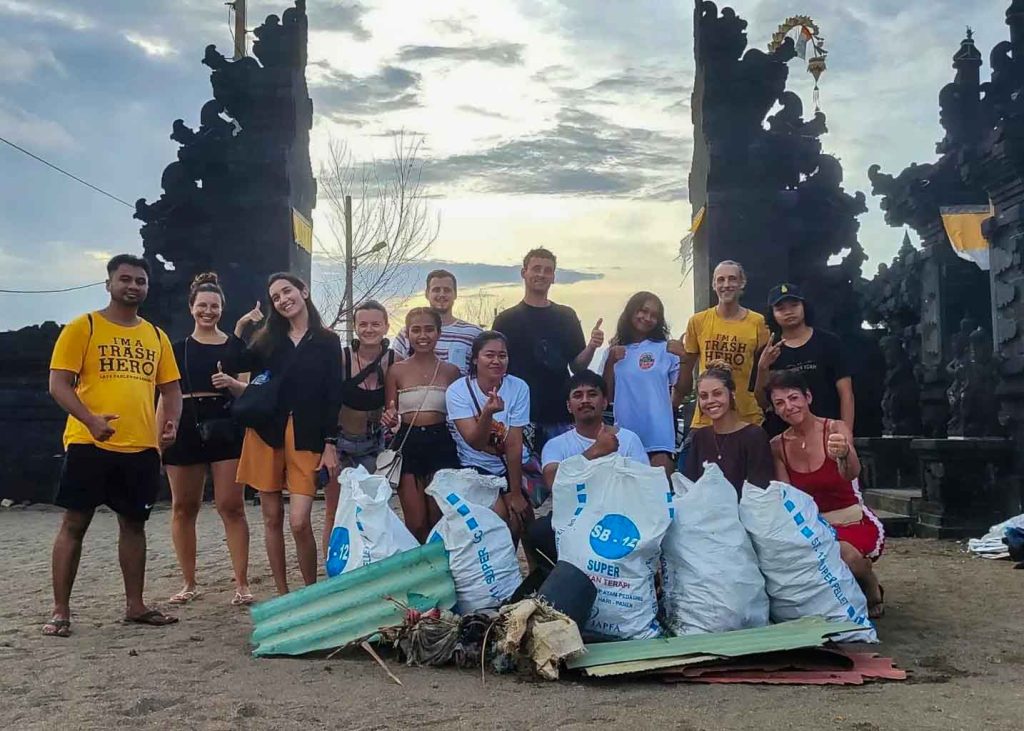 Trash Hero in Bali group photo